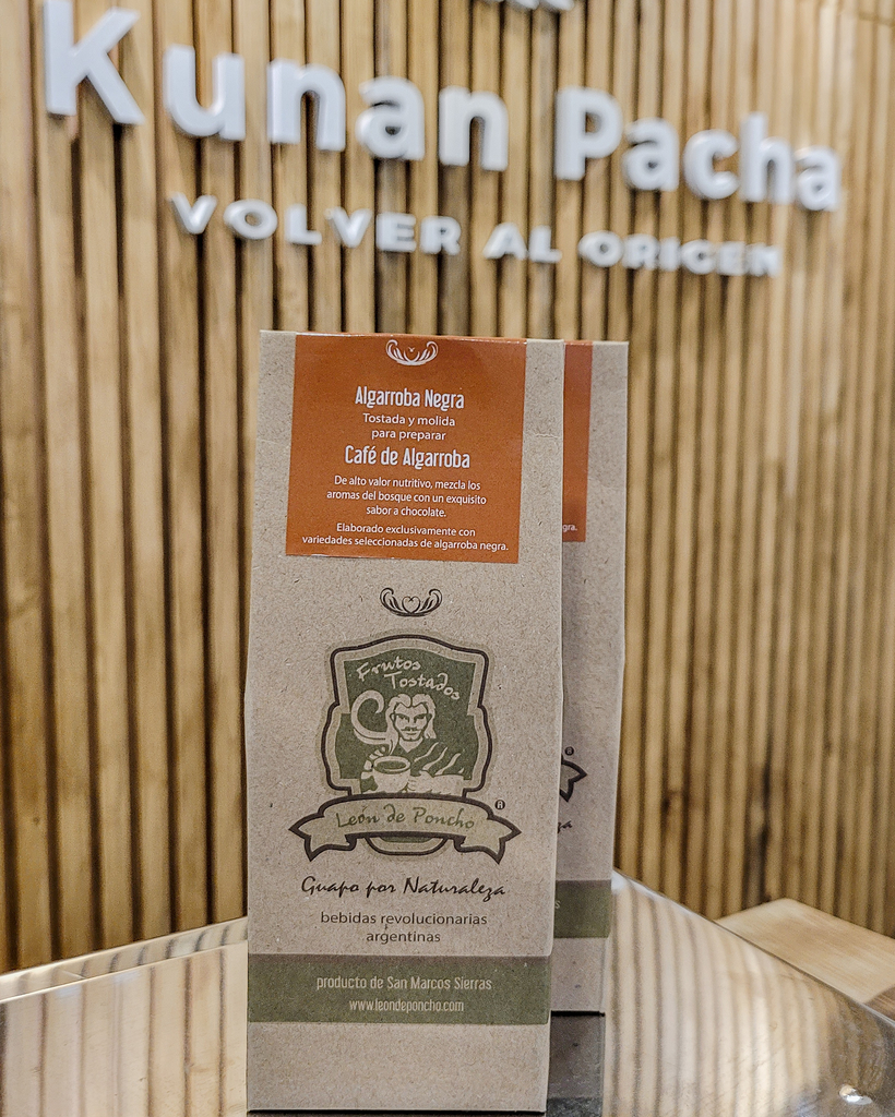 CAFÉ DE ALGARROBA DE LEON DE PONCHO