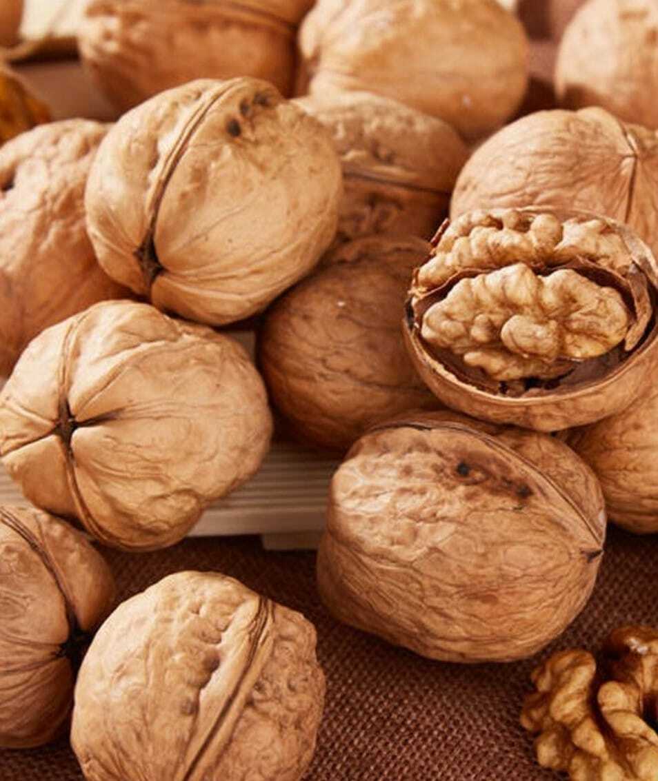 Nuez con cascara 100 g.