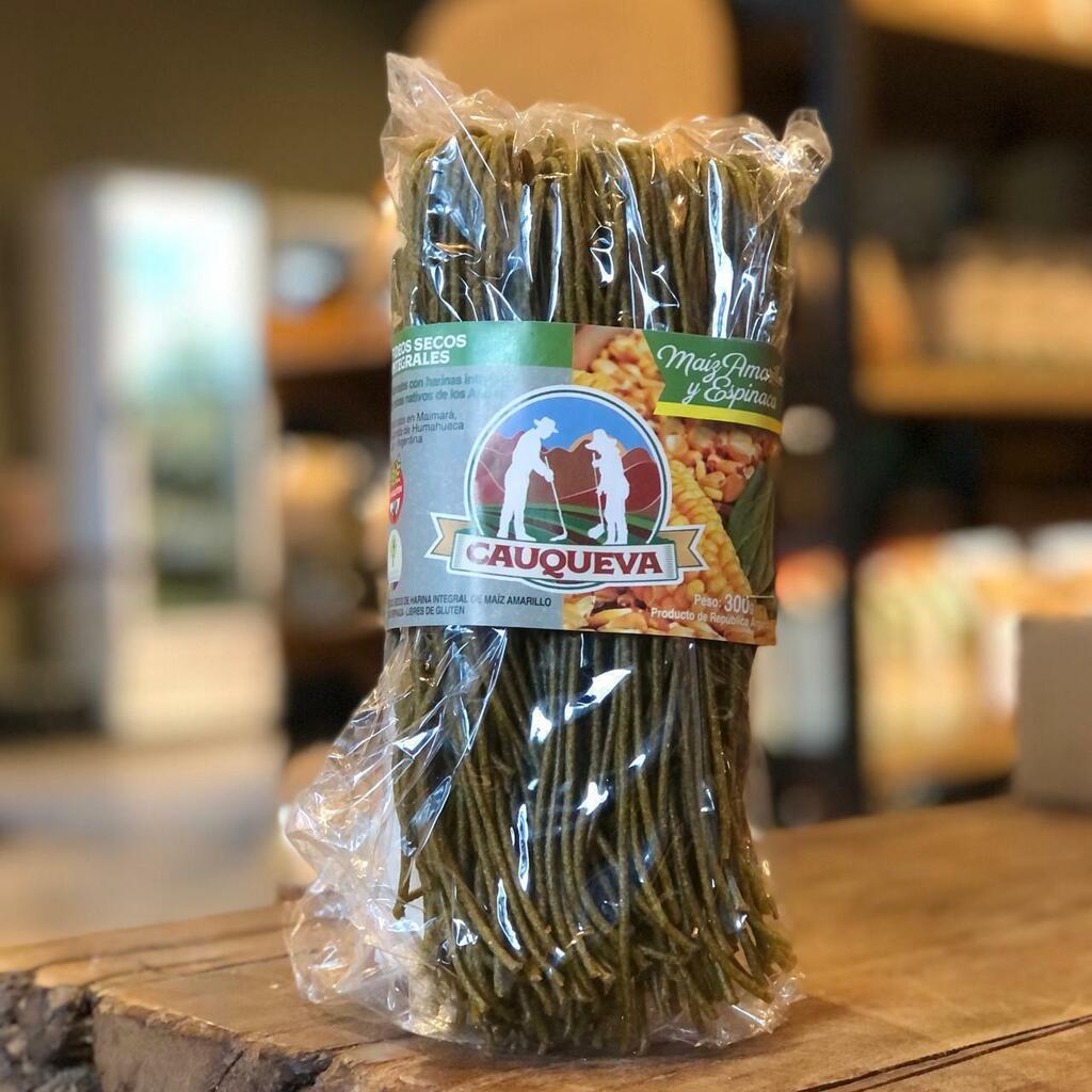 Fideos de Maíz Amarillo Criollo + Espinaca x 300 g. Cauqueva