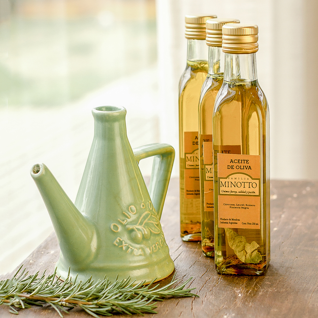 Aceite de Oliva Saborizado 250 ml. Minotto